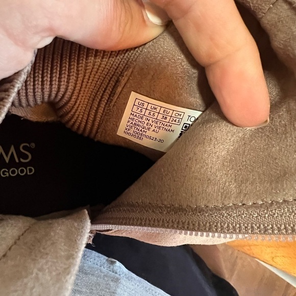 New Toms Women’s Suede Booties Size: 7.5 tan brown - Picture 6 of 7